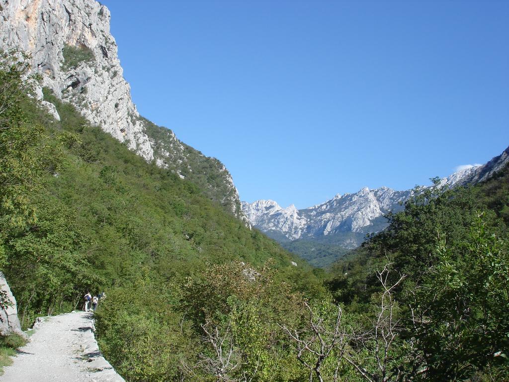 Holiday Home Paklenica Starigrad Paklenica Oda fotoğraf