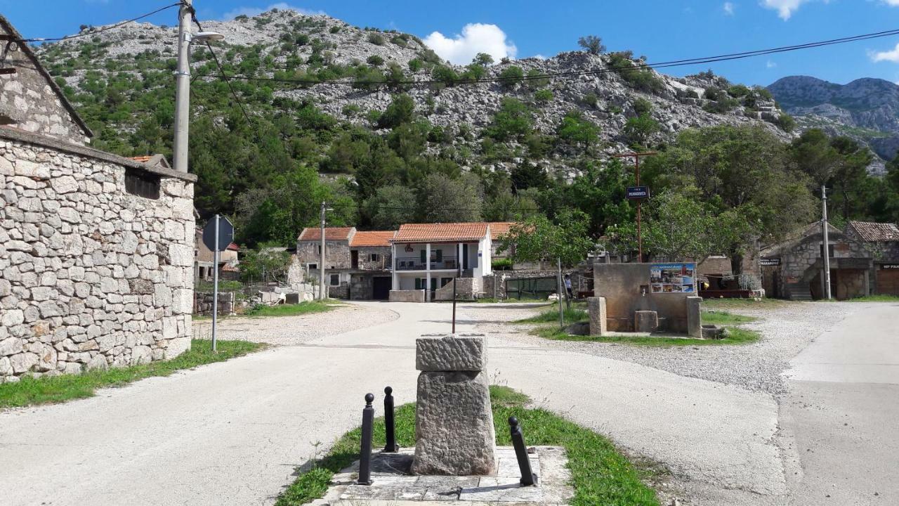 Holiday Home Paklenica Starigrad Paklenica Dış mekan fotoğraf